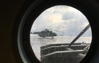 Военный вертолет с Павлом Климкиным и его иностранными коллегами не смог долететь до Мариуполя