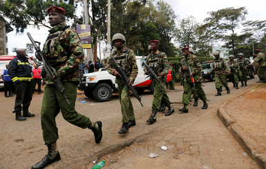 Во время нападения на отель в Кении террористы убили 15 человек 