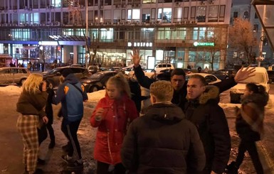 В центре Киеве подростки избили случайного прохожего