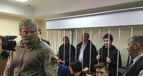 Всем украинским морякам продлили арест