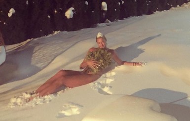 Анастасия Волочкова на Крещение устроила купание в чане со льдом