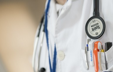 В Запорожье четыре работника больницы подхватили корь от пациента