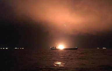 СМИ: сгоревшие в Черном море суда нелегально везли сжиженный газ