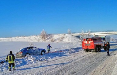 Из-за снегопада в 2 областях Украины ограничили движение транспорта