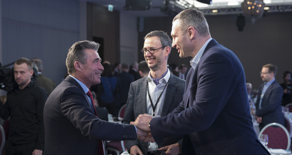 Кличко встретился в Давосе с канцлером Австрии, премьером Польши и другими влиятельными политиками
