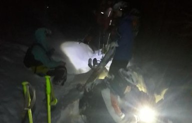 В горах Закарпатья заблудились пятеро: до сих пор ищут немецкого лыжника