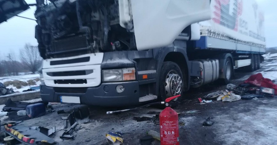 Рядом с польской границей взорвался грузовик, водитель в реанимации