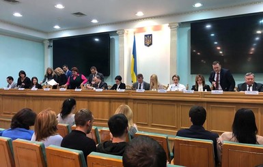 ЦИК зарегистрировал 3 новых кандидатов в президенты Украины: Зеленского, Богословскую и Смешко