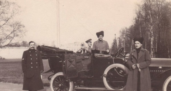 На чердаке старинного здания нашли неизвестные фотографии Николая II