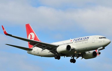 Самолет из Турции не смог приземлиться в Запорожье и улетел обратно