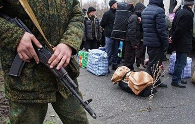 Из Луганска в Киев перевезли 33 заключенных