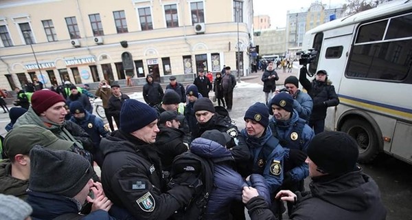 ГБР начало расследование по факту столкновений с участием полиции в Киеве