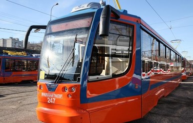 Россиянин арендовал трамвай и весь день катал пассажиров бесплатно