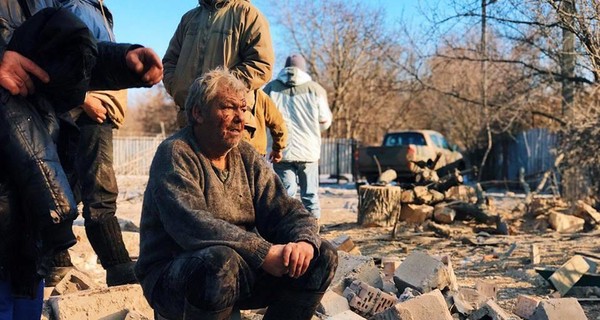 В Донбассе обстреляли поселок Новолуганское, уничтожен дом