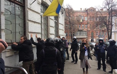 Участникам штурма Подольского РОВД в Киеве предъявили обвинения