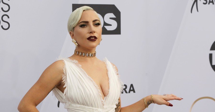 Теперь официально: Леди Гага рассталась с женихом и отменила помолвку