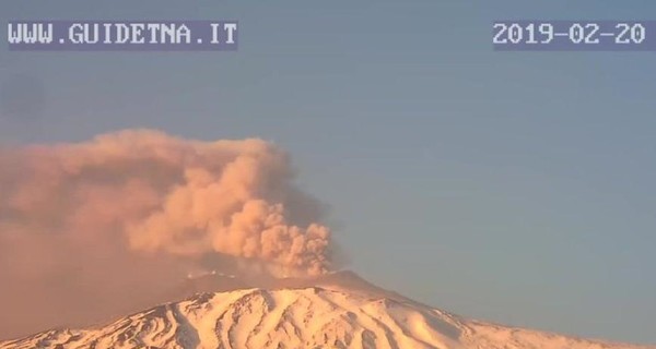 На Сицилии проснулся крупнейший вулкан Европы – Этна