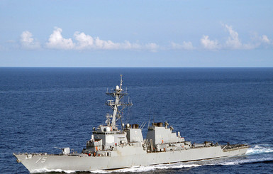 Украинские корабли в Азовском море подстрахуют спутники США и эсминец 