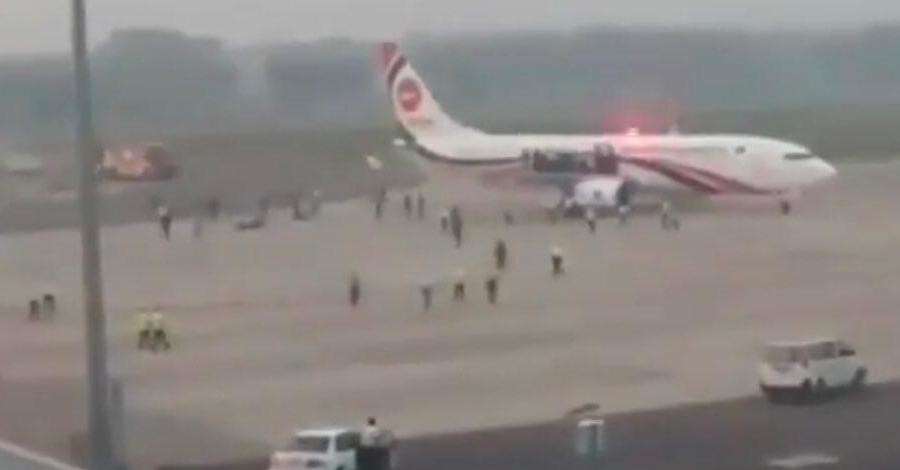 Самолет со 142 пассажирами экстренно сел в Бангладеш после попытки захвата
