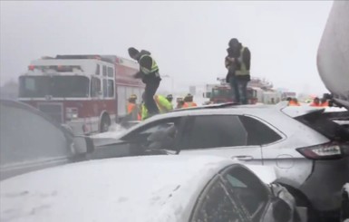 В Канаде столкнулись одновременно 70 автомобилей