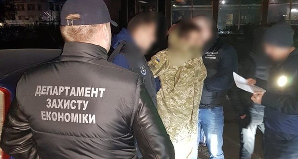 На Закарпатье задержали пограничника-коррупционера