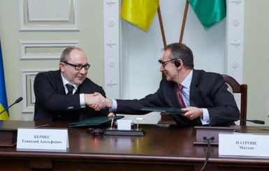 Геннадий Кернес подписал договор с ЕБРР на закупку новых троллейбусов