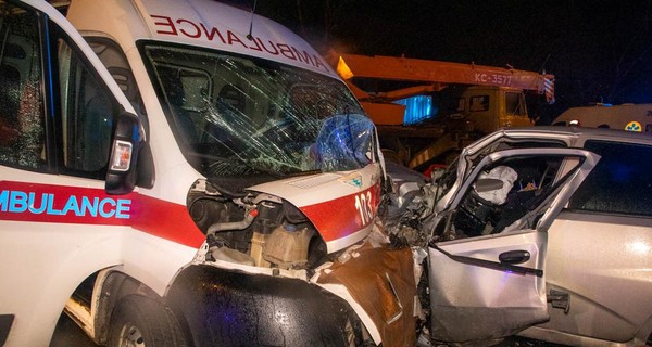 В Киеве столкнулись две машина и 