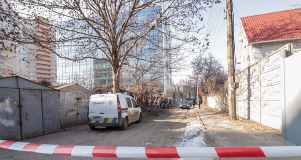 За гаражами в Киеве нашли тело младенца