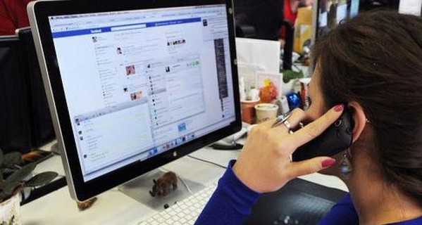 Без шпилек и Фейсбука: что запрещают украинцам на работе
