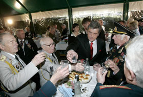 Речь Виктора Ющенко не понравилась ветеранам. 