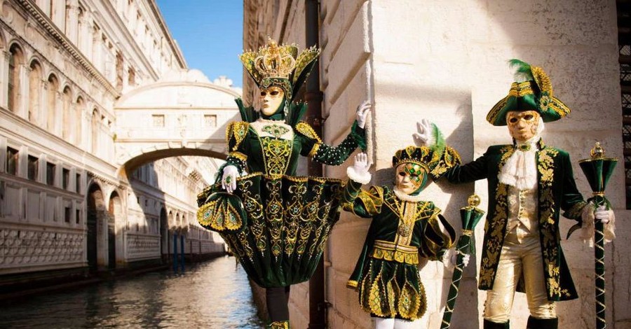 Костюм украинской мастерицы признали лучшим на Венецианском карнавале