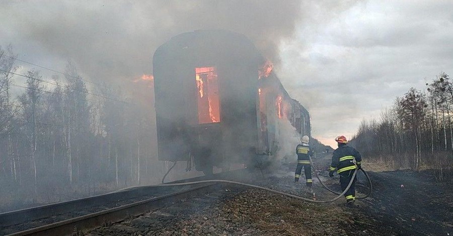 В Ровенской области на ходу вспыхнул поезд
