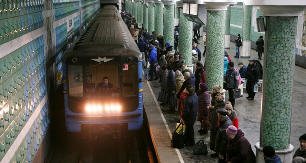 В метро Харькова умер мужчина