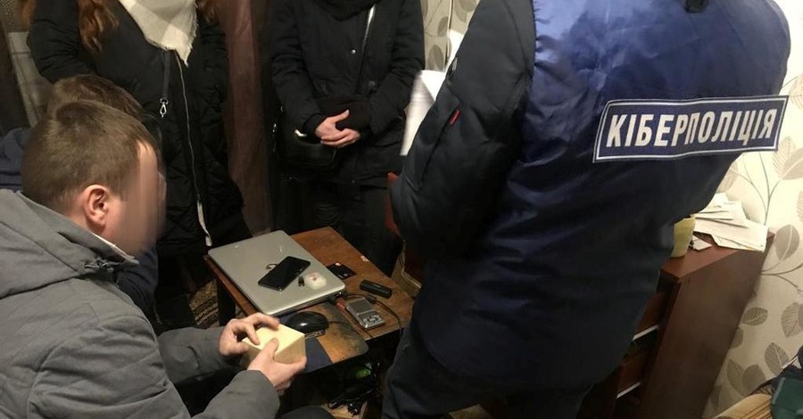 В Киеве поймали взломщиков банковских карт