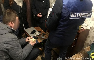 В Киеве поймали взломщиков банковских карт