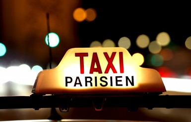 В Париже таксист напал на футбольного фаната из-за песни