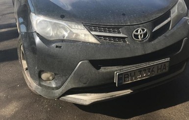 СМИ: в Одессе задержали разыскивавшуюся машину, за рулем была девушка активиста Стерненко