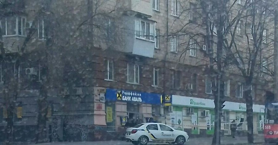 В центре Запорожья подорвали банкомат