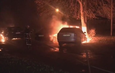 В Луцке сожгли две машины семьи адвоката