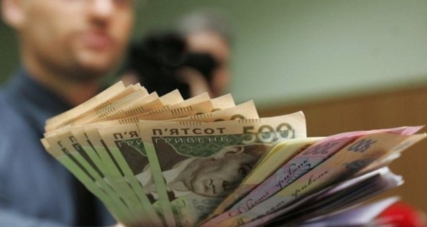 12 тысяч: украинцам снова пообещали рост зарплат