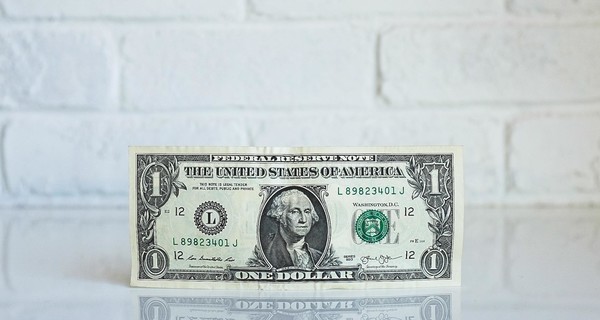 Житель Сум развел мошенников за доллар