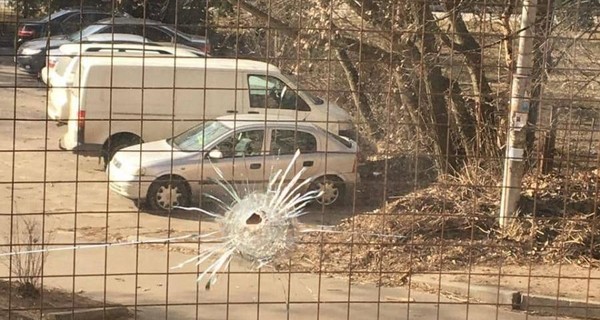 В Киеве обстреляли окна Голосеевского суда