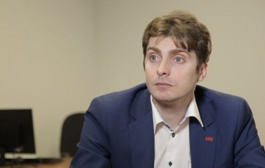 140 тысяч крымчан получили украинские биометрические загранпаспорта, – Белоцерковец