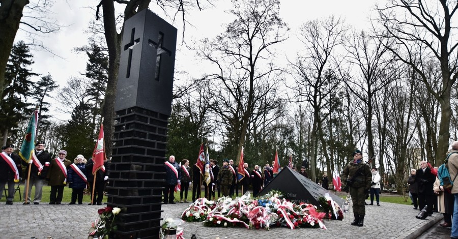 Во Львове возмущены польским памятником 