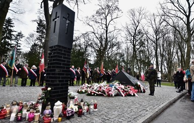 Во Львове возмущены польским памятником 
