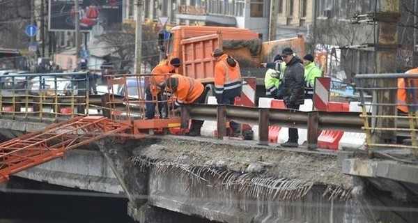 В Киеве на реконструкцию закрыли Шулявский мост