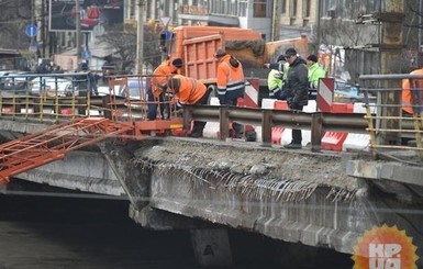 В Киеве на реконструкцию закрыли Шулявский мост