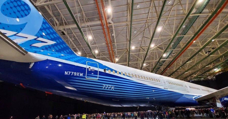 Boeing презентовал самый длинный пассажирский самолет