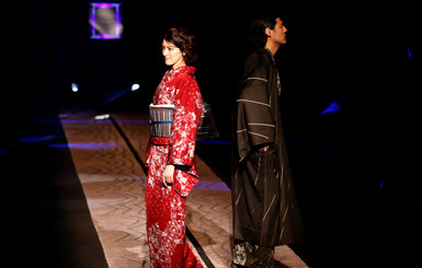 Кимоно - всегда модно: на Неделе моды в Токио показали национальные наряды