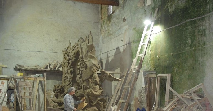 На Ратушу возвращают скульптуры украинского Микеланджело